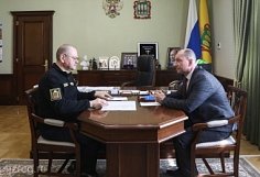 Губернатор Олег Мельниченко встретился с главой пензенского управления спецсвязи Валерием Шкариным