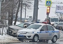 В пензенской Терновке автомобиль вылетел на тротуар