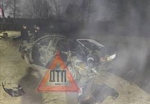 В пензенских Ахунах автомобиль протаранил забор и перевернулся