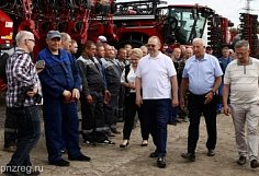 Губернатор Олег Мельниченко нанес визит в Мокшанский район