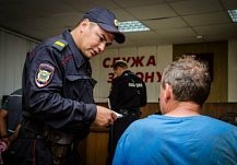 В Лопатинском районе женщина обокрала пенсионерку, а затем вернулась с ней пить