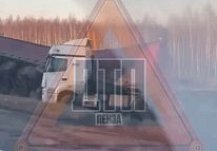 На трассе М-5 под Городищем опрокинулась фура