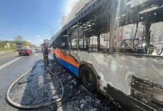 На улице Антонова в Пензе загорелся автобус № 82с