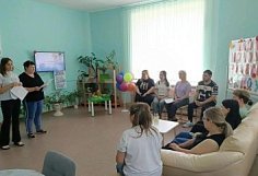 В филиале центра для детей и молодых инвалидов в Кузнецке открылась школа молодых родителей