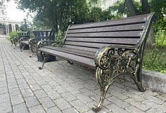 Для скверов Пензы на средства туристического налога закупили лавочки и урны