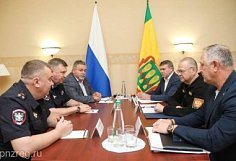 Пензенский губернатор встретился с начальником УМВД России на транспорте по ПФО