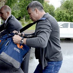 В Пензу главный тренер «Дизеля» Андрей Сидоренко прилетел на красном самолете 