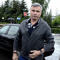 В Пензу главный тренер «Дизеля» Андрей Сидоренко прилетел на красном самолете 