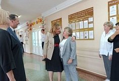 Замминистра просвещения РФ посетила свою школу в Пензе