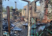 Следователи разбираются в обстоятельствах смертельного пожара на даче в Кузнецком районе