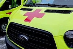 В Бессоновка водить ВАЗа врезался в автобус и сбил пешехода