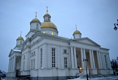 В Спасском соборе Пензы митрополит Серафим совершил молебен на учение отроков
