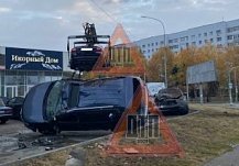 В Пензе водитель Volvo раскурочил пять автомобилей на парковке