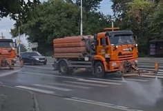 На улицы Пензы в жару выйдут 20 поливальных машин
