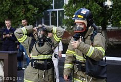 Олег Мельниченко принял участие в учениях студентов-спасателей и вручил награды лучшим