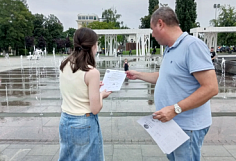 В Пензе будут активнее бороться с любителями купаться в фонтанах