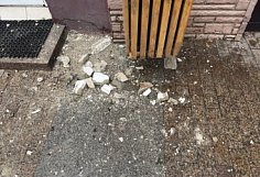 В Пензе произошло частичное обрушение фасада дома на улице Московской