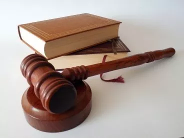 В Пензе судебного пристава осудили за выгораживание должника
