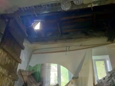 В квартире дома на окраине Пензы обрушился потолок