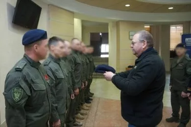 Бойцы пензенского СОБР «Агат» получили береты спецназовцев